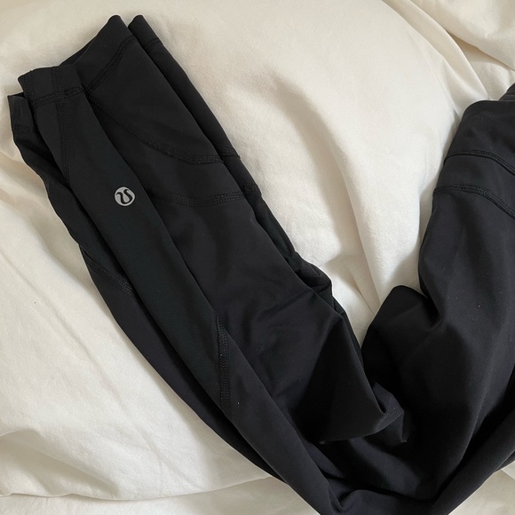 Lululemon inspire crop leggings black with zipper pocket - Picture 4 of 8